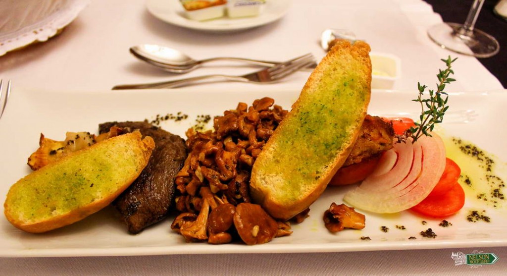 Plato de hongos al Ajo - Hotel Minho