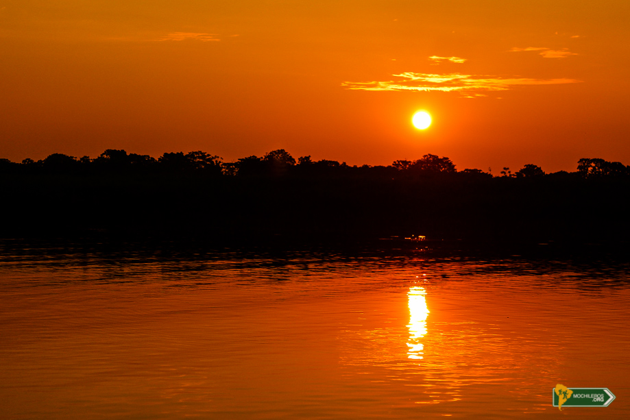 Iquitos Mochileros Sunset, puesta de sol - Nelson Mochilero